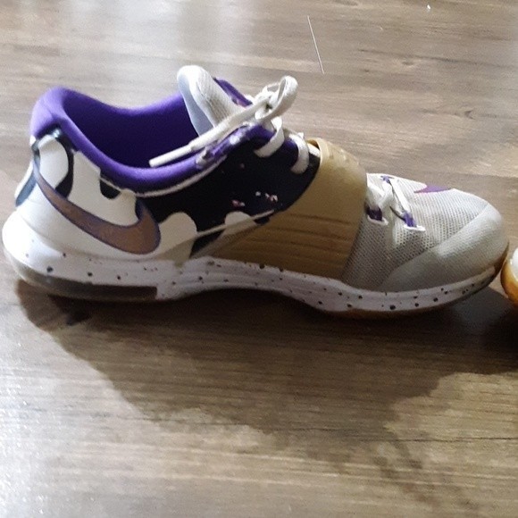 Nike Kid's KD VII GS, PBJ-WHITE/HYPER GRAPE-FUCHSIA FLSH-TM ORANGE, Youth Size 7 - Picture 9 of 16